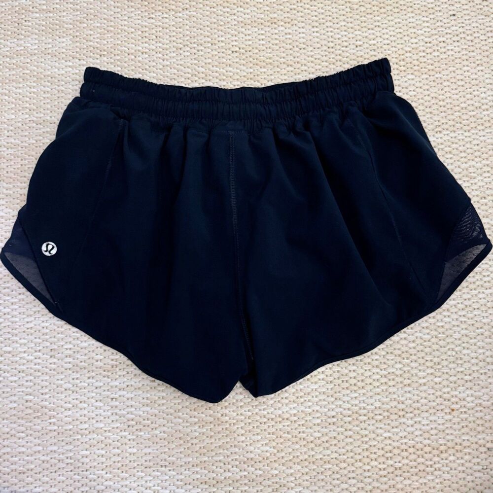 Lululemon Hotty Hot Short Women's Size 6 Navy Mesh Side Panel Running Short 2.5"